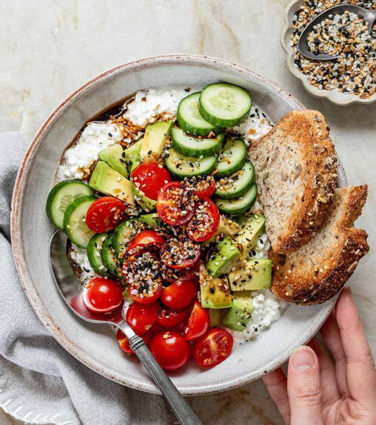 5 High-Protein Mediterranean Breakfast Bowls
